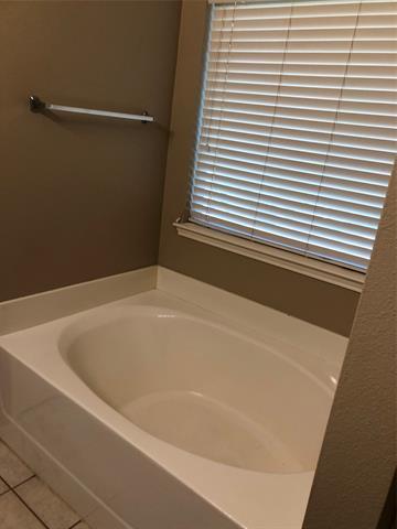 Building Photo - 524 Caravan Dr