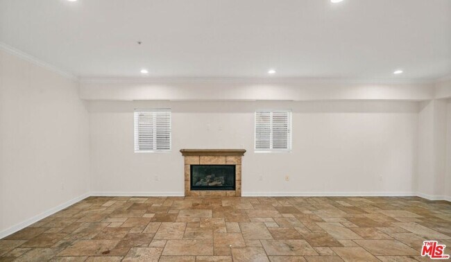 Building Photo - 10616 Kinnard Ave