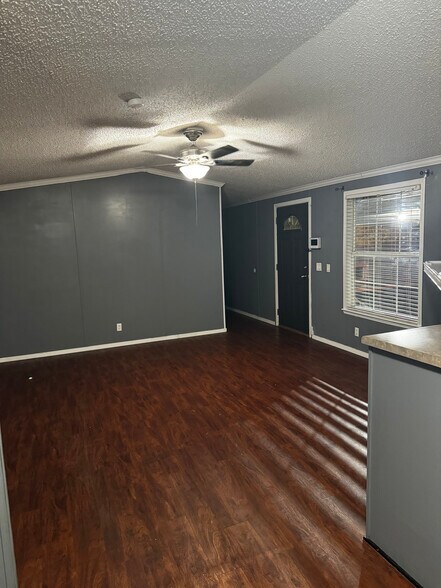 Building Photo - 495 Apricot St