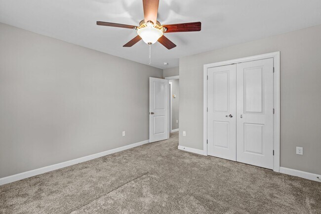 Building Photo - Beachside Living Just in Time for Summer!
