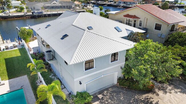 Building Photo - "3-Bed, 3-Bath Gem in New Port Richey with 2,233 Sq Ft of Living Space!"