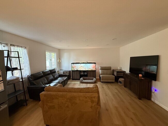 Building Photo - Beautifully Updated Broomfield Home with M...