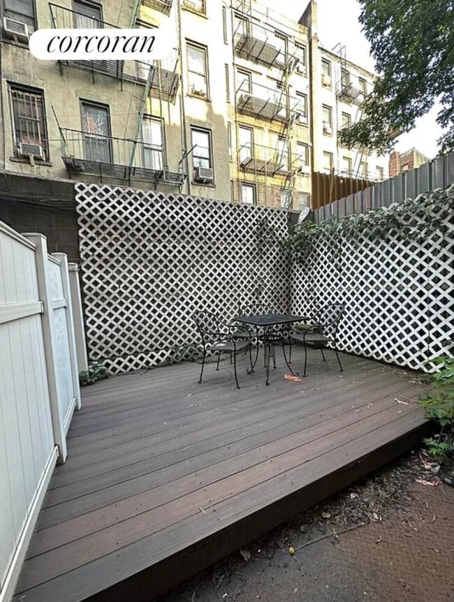 Primary Photo - 172 Mulberry St