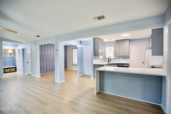 Building Photo - 3542 Sheldrake Dr