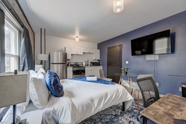 Building Photo - 1927 N Prospect Ave