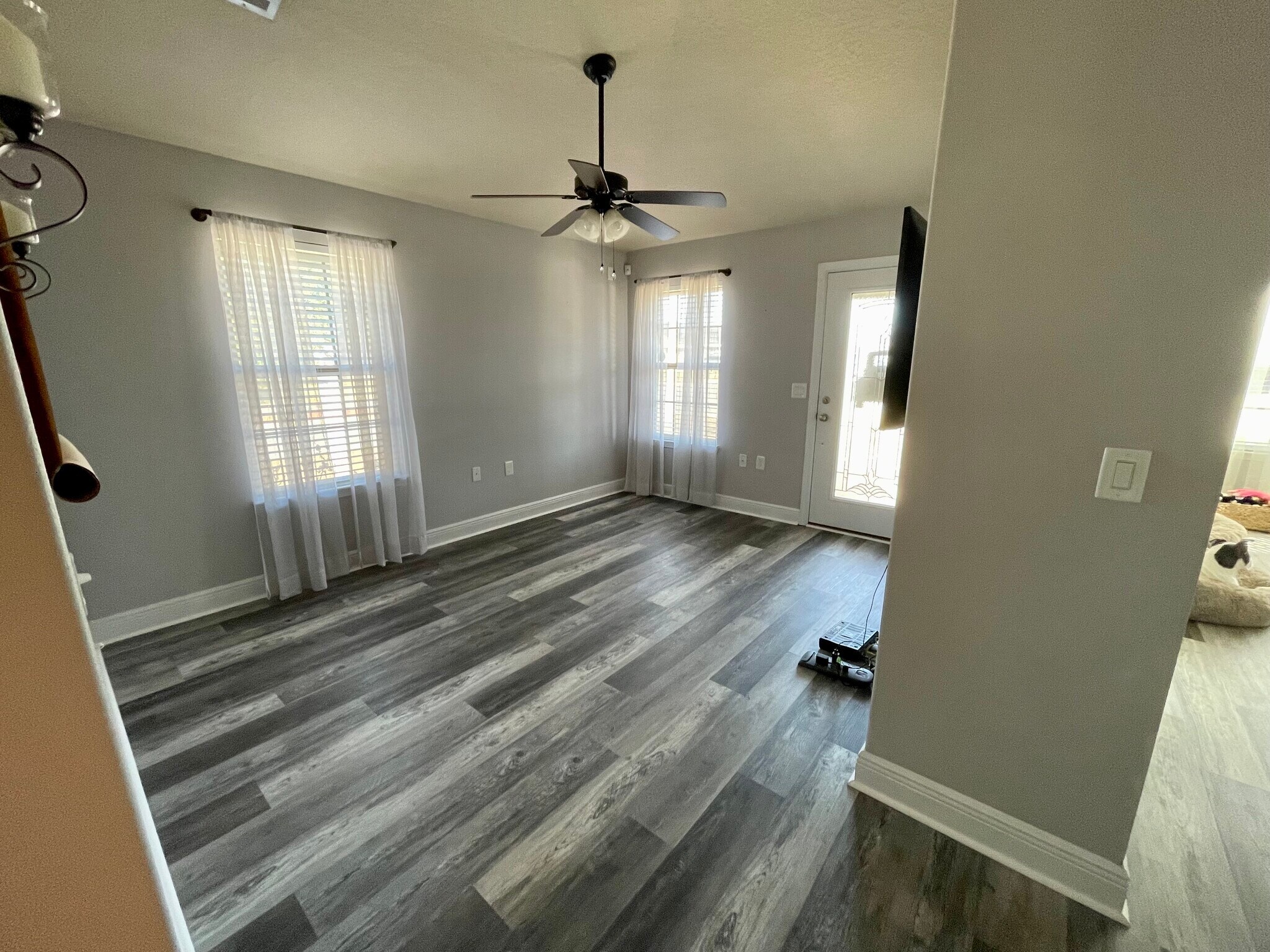 Building Photo - 4435 Winona Ln