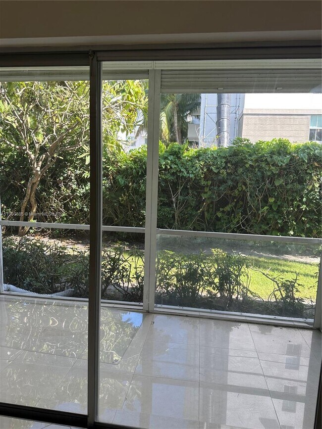 Building Photo - 6600 NE 22nd Way