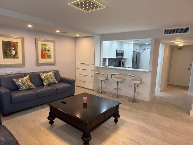 Building Photo - 5555 Collins Ave