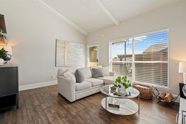 Building Photo - 5916 Sandhurst Ln
