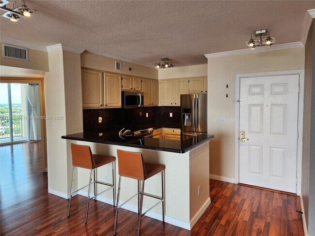 Building Photo - 2665 SW 37th Ave