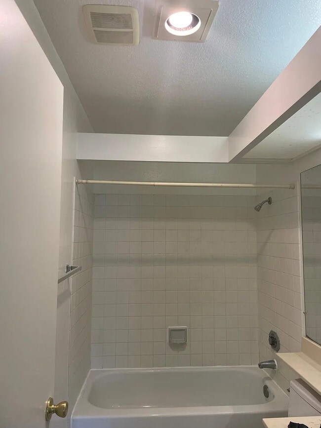 Building Photo - 37155 Aspenwood Common