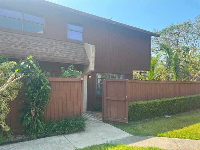 Building Photo - 6435 SW 116th Pl