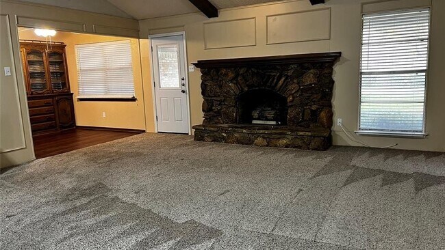 Building Photo - 1025 Cloverdale Ln