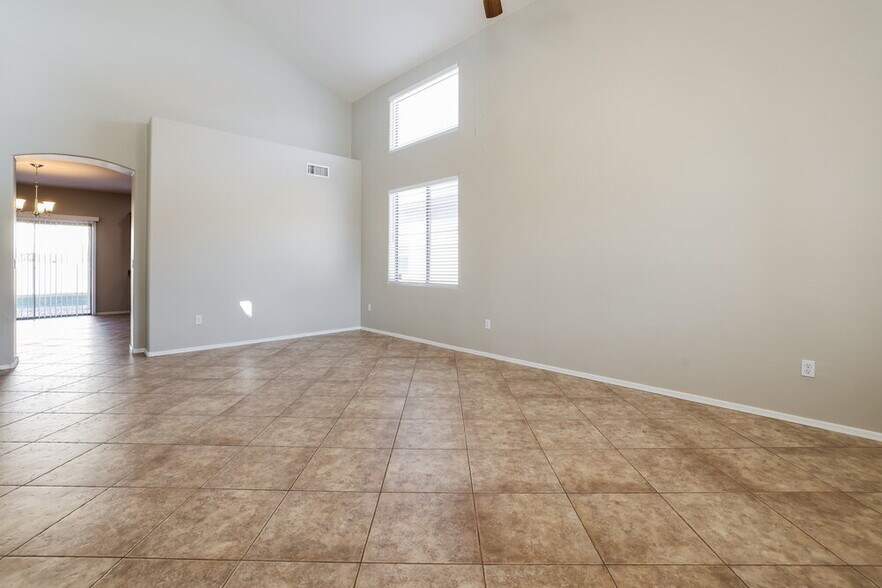 Building Photo - 12677 E Nona Ln