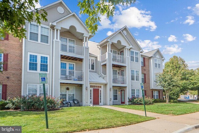 Building Photo - 699 Winding Stream Way
