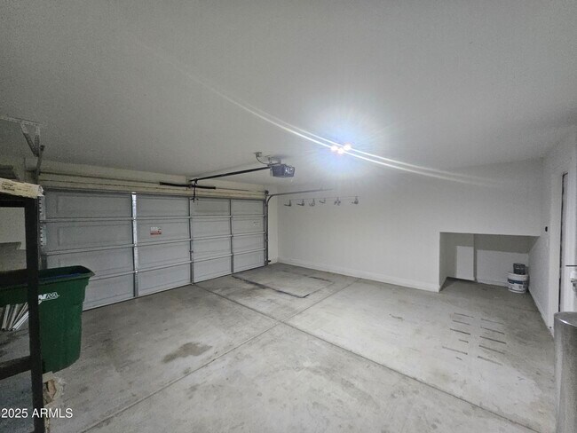 Building Photo - 40438 W Helen Ct