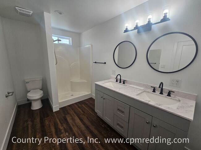 Building Photo - Remodeled Spacious House with Shop on 5 Ac...
