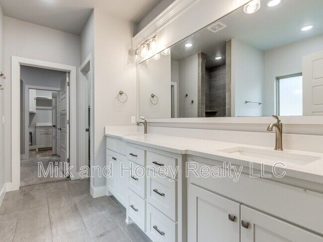 Building Photo - 14525 Rochefort Ln