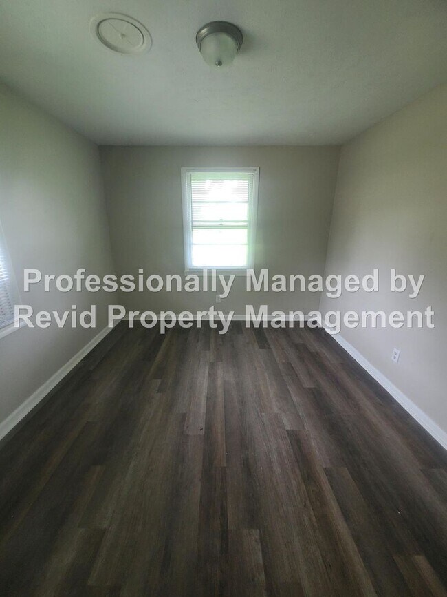 Building Photo - Beautiful 3 Bedroom Home!