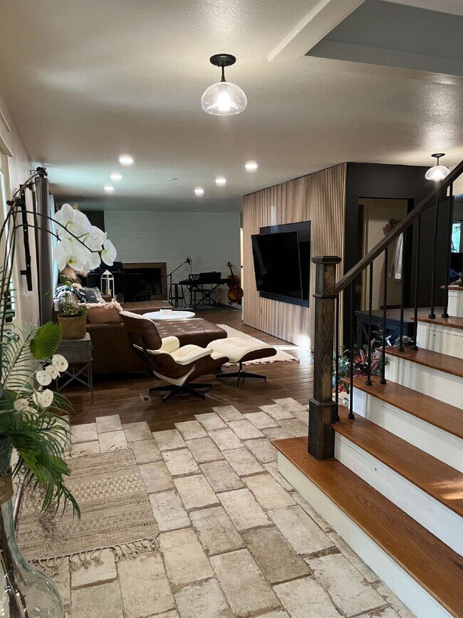 Building Photo - 10739 E Crestridge Cir