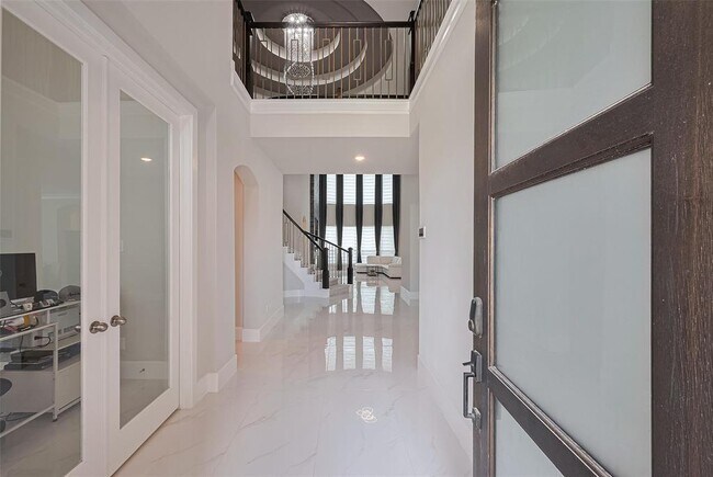 Building Photo - 12115 Ballshire Pines Dr