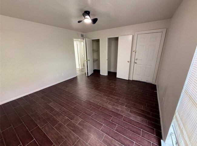 Building Photo - 12500 Sandpiper Dr