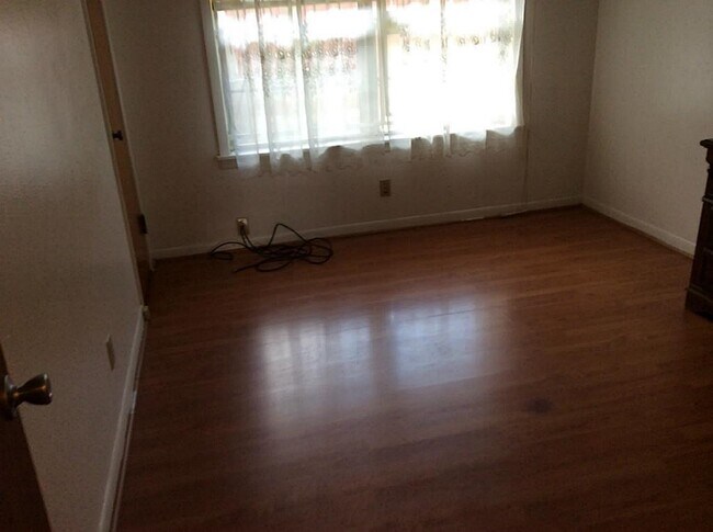 Building Photo - 4033 Osby Dr