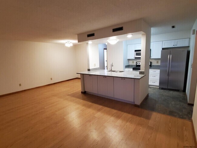 Building Photo - 120 Victory Way