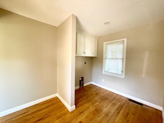 Building Photo - Rosewood