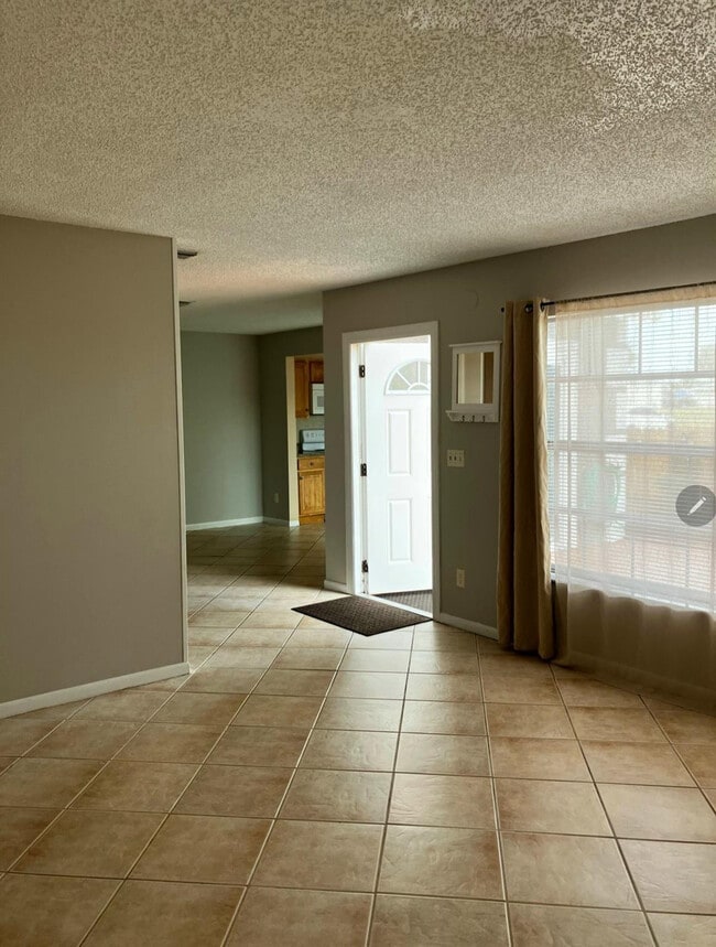 Building Photo - 5282 SE 43rd Trce