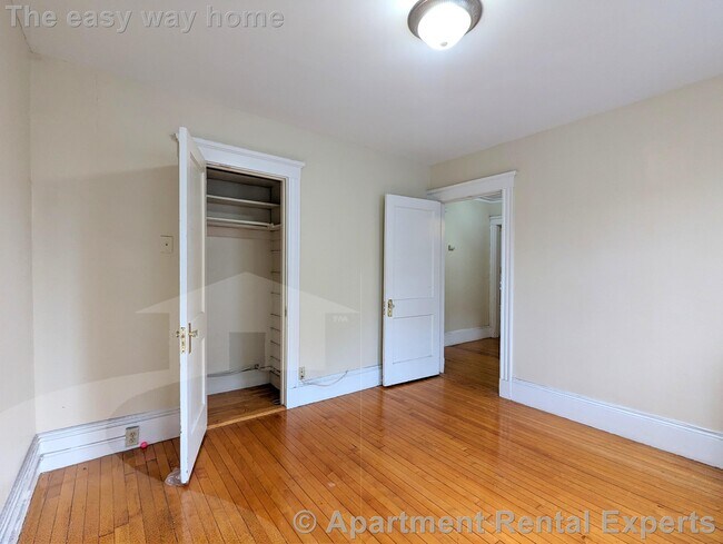 Building Photo - 6 Craigie Cir