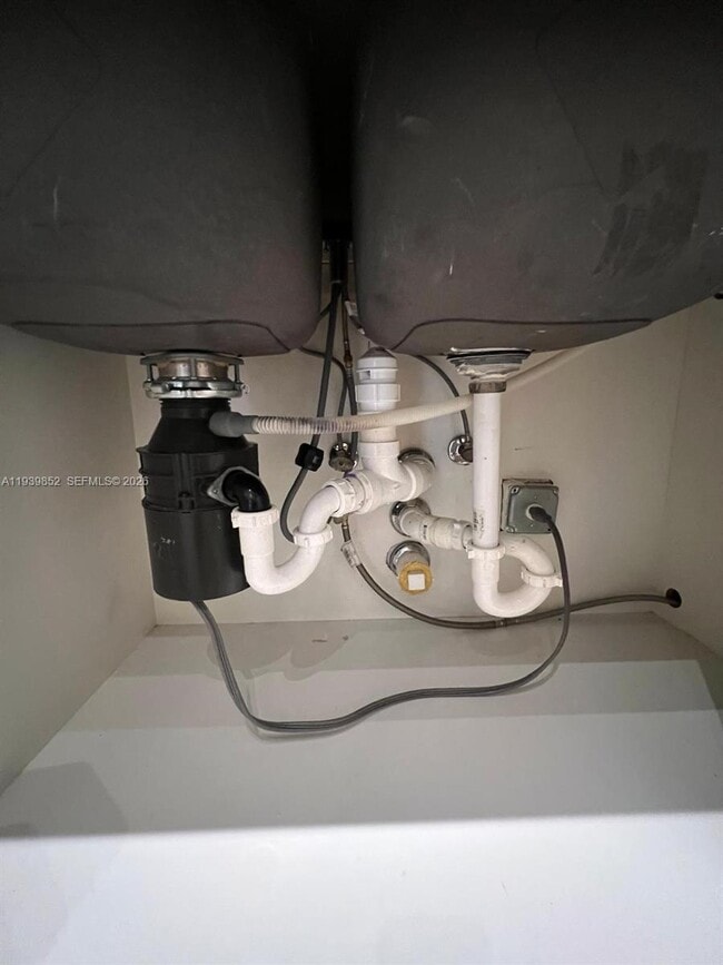 Building Photo - 721 SW 107th Ave