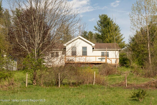Building Photo - 61 Schoolhouse Rd