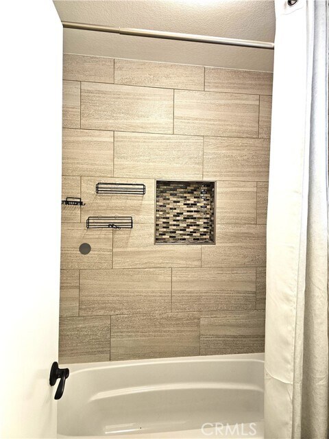 Building Photo - 2938 S Buena Vista Ave