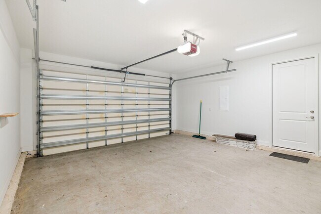 Building Photo - 65 Laurel Oaks Dr