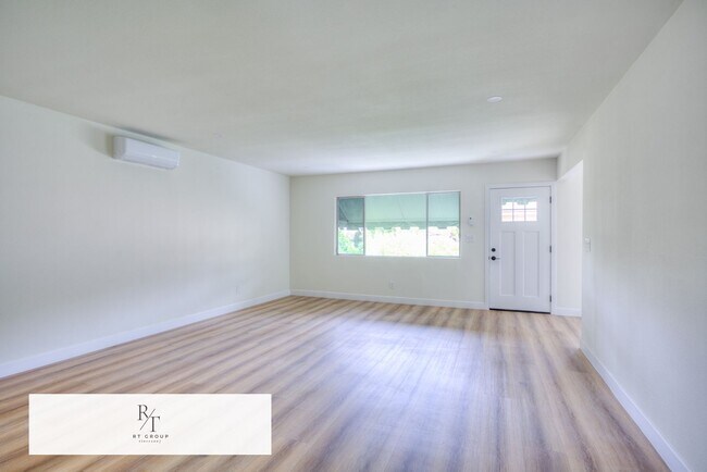 Building Photo - Fully Upgraded Spacious 2-Bedroom Unit in Prime Arcadia Location