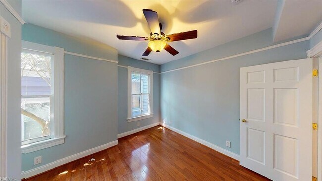 Building Photo - 409 Dinwiddie St