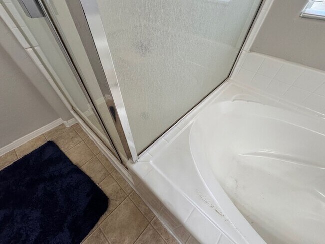 Building Photo - 3 Bedroom Home in a Gated Community! North...