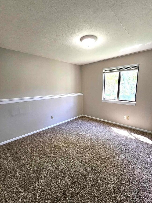 Building Photo - 3938 Kenowa Ave