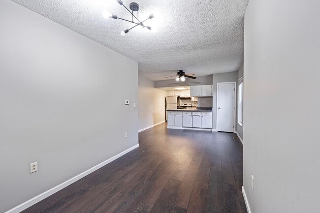 Building Photo - 514 W 1st Ave