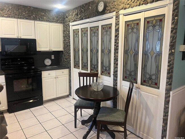 Building Photo - 206 Springmeadow Dr