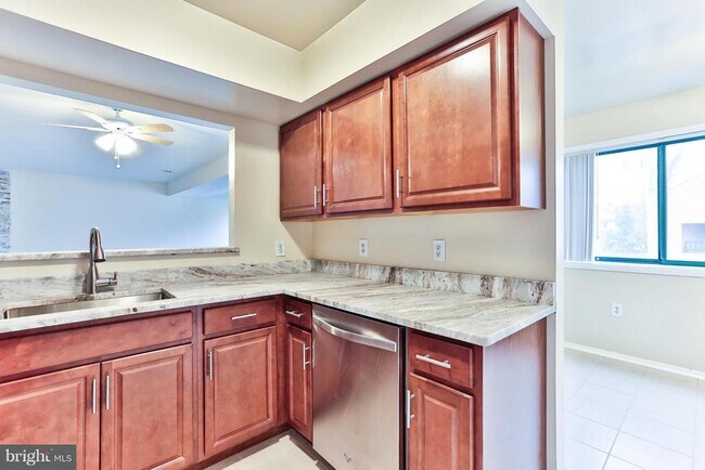 Building Photo - 6 Winners Cir