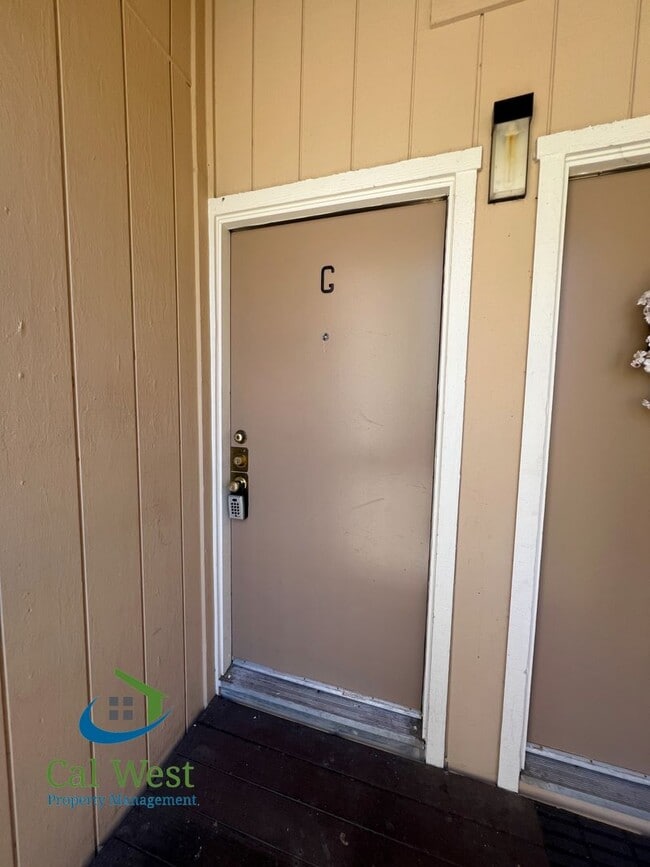 Building Photo - $3395 - 2 Bedroom, 2 Bath Upstairs Condo in Santa Clara!