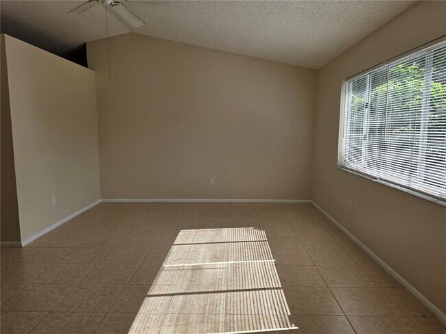 Building Photo - 8507 Caledesi Island Dr