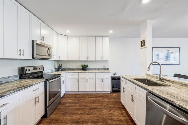 Building Photo - 409 Seawind St