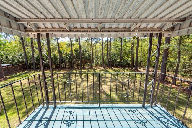 Building Photo - 4 Bedroom 2.5 Bath House in Montclair - We...