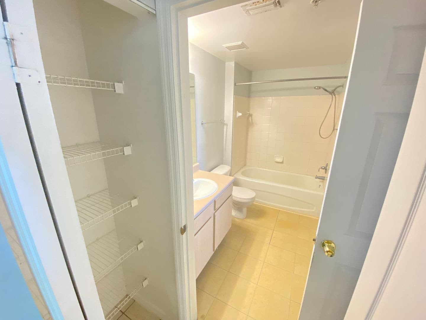 Building Photo - 10831 Windsor Walk Dr