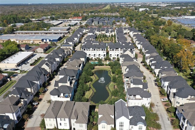 Building Photo - 1708 Upland Lakes