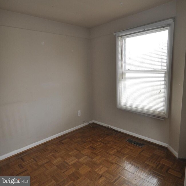 Building Photo - 2910 16th St S