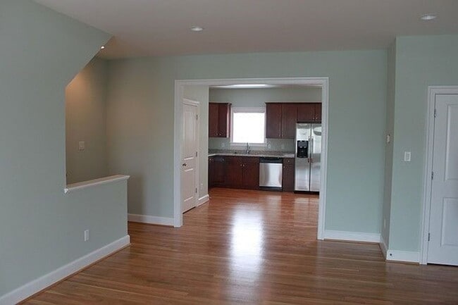 Building Photo - Large 4-Bedroom, 3.5 Bath Townhouse Minutes Away From VCU